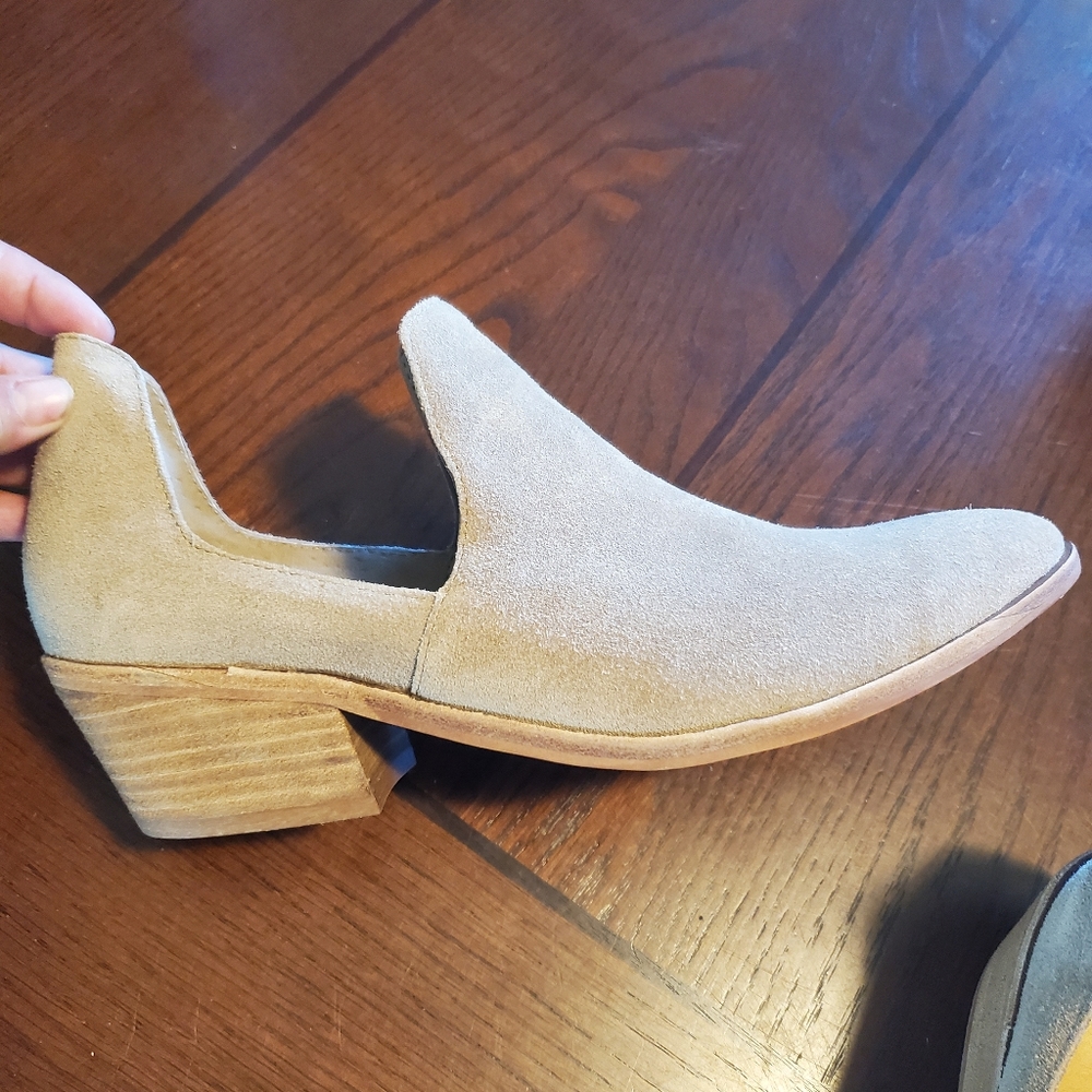 Chinese Laundry Low cut booties